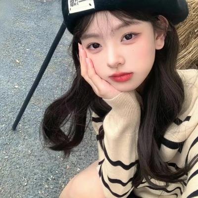 发布会现场实拍：某天后之女豪车代步炫富，网友群嘲